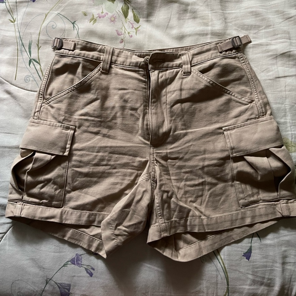Aritzia TNA Cargo Shorts